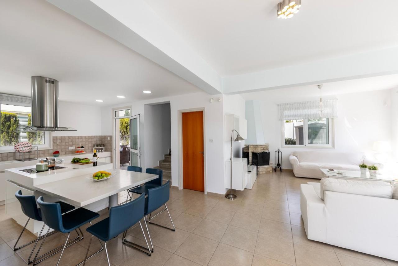 Protaras Sunrise Zen Seafront Villa Extérieur photo