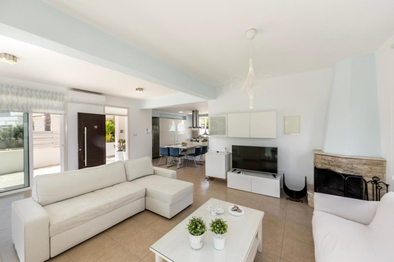 Protaras Sunrise Zen Seafront Villa Extérieur photo