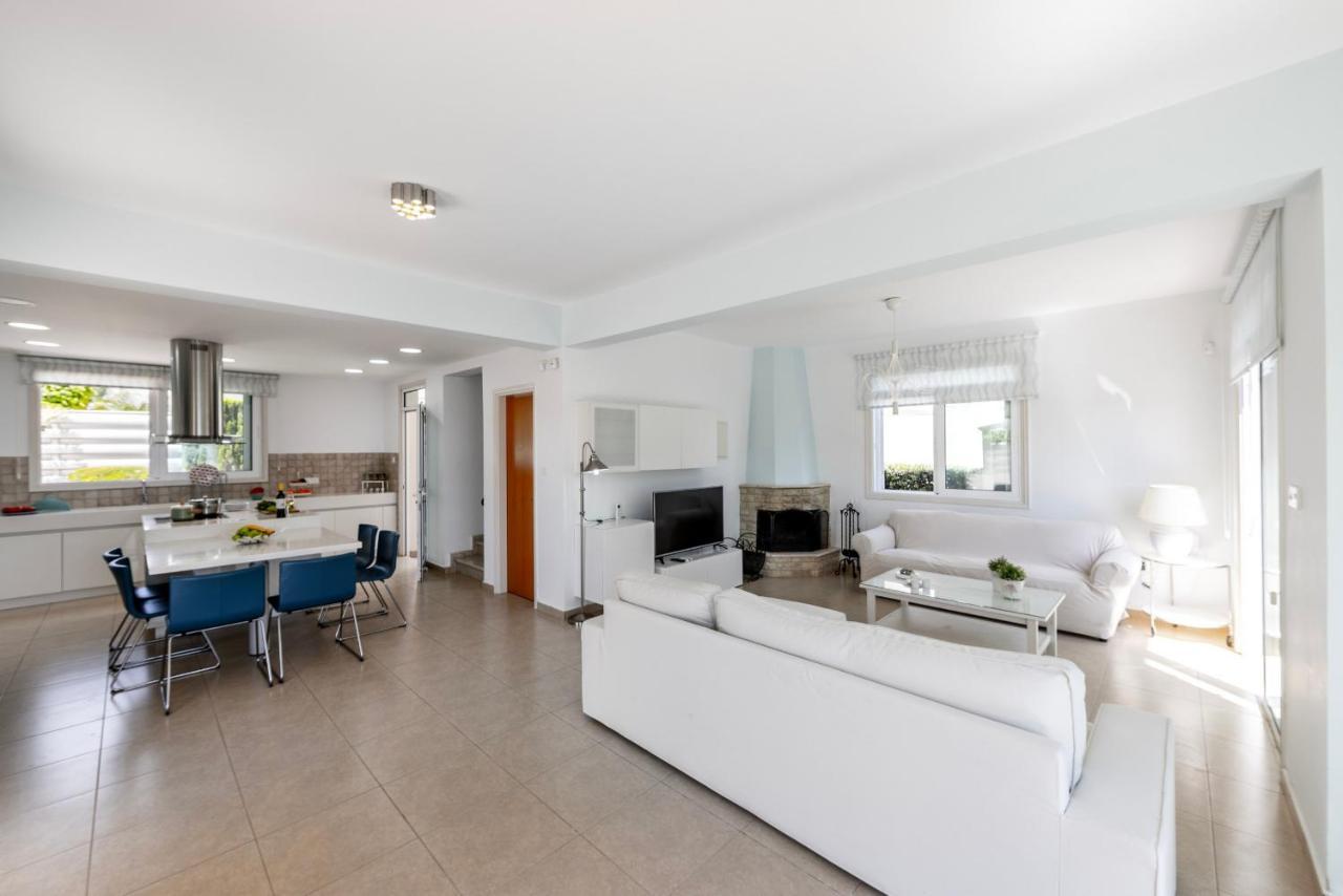 Protaras Sunrise Zen Seafront Villa Extérieur photo